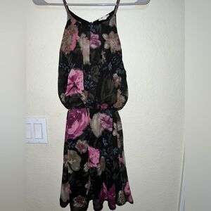 FLORAL SUMMER DRESA- size MEDIUM